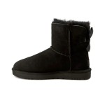 UGG ウィメンズ ミニ ベイリー ボウ II ブーツ ブラック 1016501 - リボン付きミニ冬用ブーツ