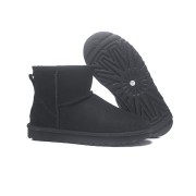 UGG Classic Mini II Black: Timeless Comfort and Warmth for Cold Seasons 1016222