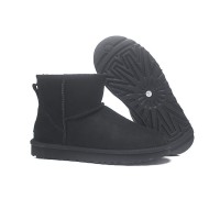 UGG Classic Mini II Black: Timeless Comfort and Warmth for Cold Seasons 1016222