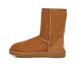 UGG ウィメンズ クラシック ショート II ブーツ チェスナット 1016223 - 暖かくて快適なミッドカーフブーツ