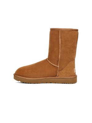 UGG ウィメンズ クラシック ショート II ブーツ チェスナット 1016223 - 暖かくてタイムレスなミッドカーフ冬用ブーツ