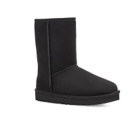 UGG Classic Short II Black: The Perfect Blend of Warmth and Style for Cold Weather 1016223