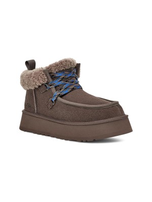 UGG ウィメンズ ファンカッラ キャビンカフ ブーツ ブラウン 1143954 - 快適なシープスキン裏地付きスエードブーツ