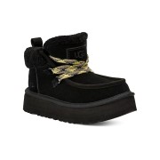 UGG レディース ファンカラ キャビン カフ ブーツ ブラック 1143954：スタイリッシュなレースアップデザインの快適シープスキンブーツ