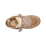 UGG レディース Lowmel サンド 1144032 - スタイリッシュなシープスキン裏地付きスエードスニーカー