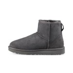 UGG ウィメンズ クラシック ミニ II ブーツ グレー 1016222 - 暖かくてスタイリッシュなフリース裏地付きブーツ