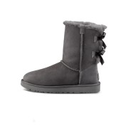 UGG レディース Bailey Bow II ブーツ グレー 1016225 - シープスキン裏地とリボンディテールが施されたスタイリッシュなスエードブーツ