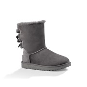 UGG Damen Bailey Bow II Stiefel Grau 1016225 - Stilvolle Wildlederstiefel mit Schaffellfutter und Schleifendetail