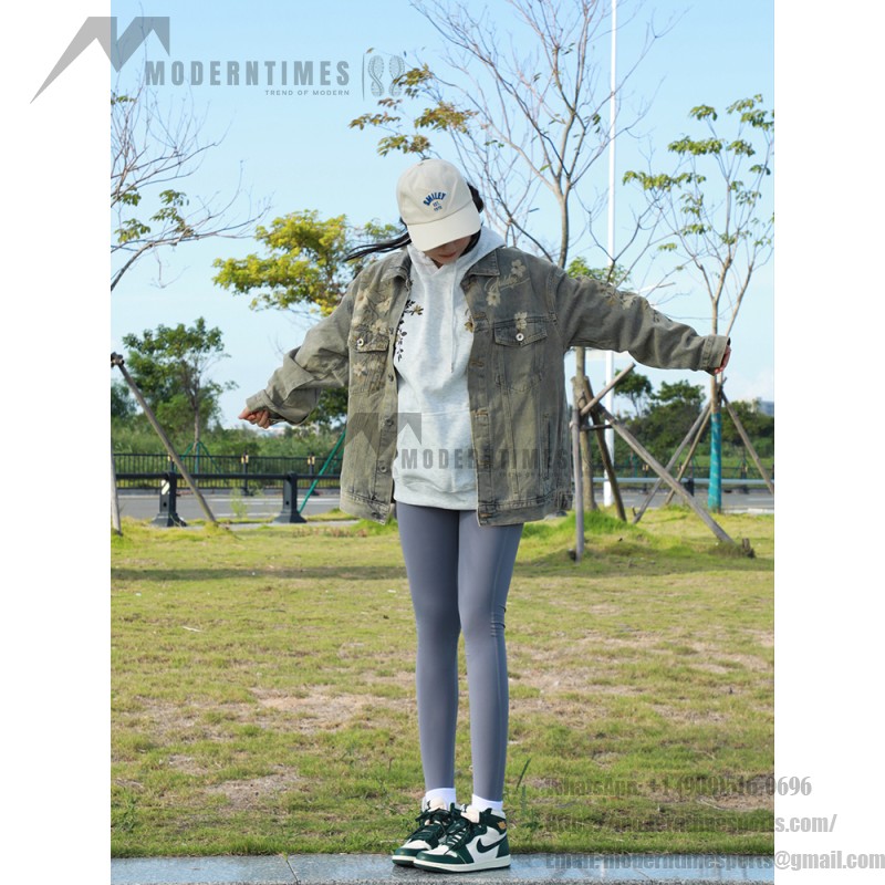 에어 조던 1 하이 OG 프로 그린 남성화 - 블랙, 화이트, 그린 색상의 측면 뷰