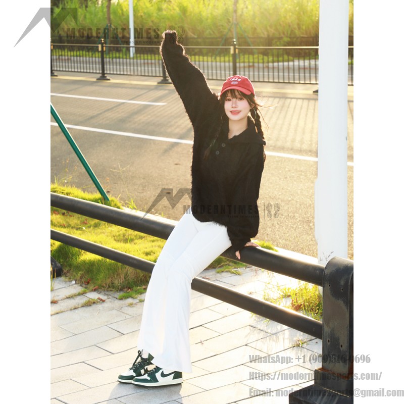 에어 조던 1 하이 OG 프로 그린 남성화 - 블랙, 화이트, 그린 색상의 측면 뷰