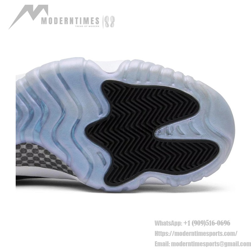 Air Jordan 11 Low ‘Concord’ 528895-145 White and Black Sneakers with Patent Leather and Icy Blue Outsole