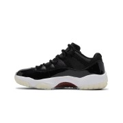 Air Jordan 11 Low Retro AV2187-001 – Zeitloser schwarzer Patent-Leder Sneaker mit milchiger Außensohle