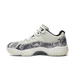 プレミアムスネークスキンディテールを備えたAir Jordan 11 Low Light Bone Snakeskin CD6846-002