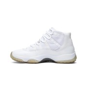 Air Jordan 11 Retro 'Pure White' 408201-101 - Minimalistischer Weißer Sneaker mit Eisiger Sohle und Hohem Komfort