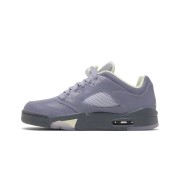 Air Jordan 5 Low FJ4563-500 - Indigo Haze Sneakers mit reflektierender Zunge und durchscheinender Sohle