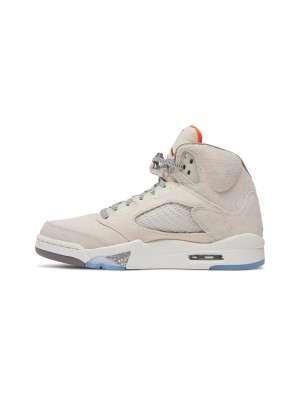 Air Jordan 5 Retro FD9222-180 - 오렌지 포인트와 반사되는 혀가 있는 베이지 스웨이드 스니커즈