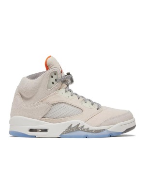 Air Jordan 5 Retro FD9222-180 - オレンジのアクセントと反射性のシュータンを備えたベージュスエードスニーカー