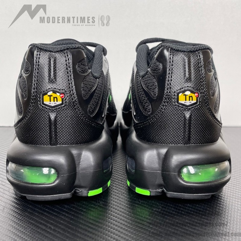 Nike Air Max Plus DM0032-024 Black Green Strike TN sneakers for neon techwear streetwear outfits