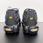 Nike Air Max Plus Black Honey IQ0287-010 TN sneakers with honeycomb pattern upper