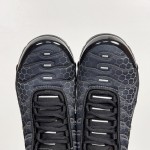 Nike Air Max Plus Black Honey IQ0287-010 TN sneakers with honeycomb pattern upper