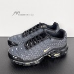 Nike Air Max Plus Black Honey IQ0287-010 TN sneakers with honeycomb pattern upper