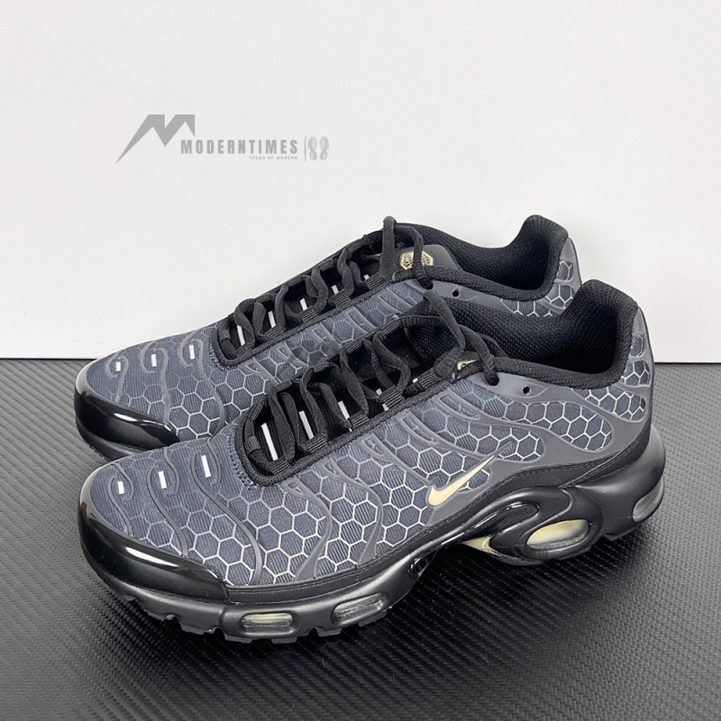 Nike Air Max Plus Black Honey IQ0287-010 TN sneakers with honeycomb pattern upper