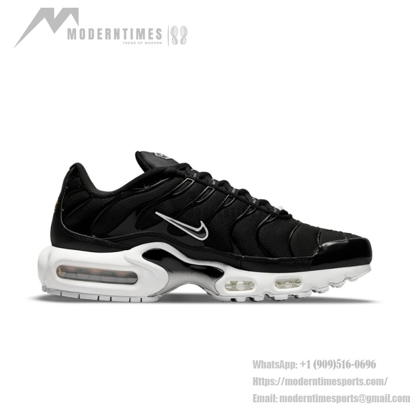 Nike Air Max Plus DM2362-001 Black White Reverse Gradient TN sneakers with monochrome streetwear styling