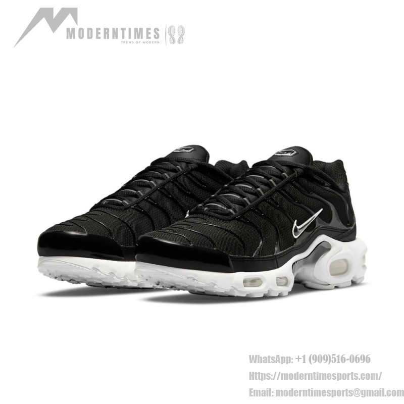 Nike Air Max Plus DM2362-001 Black White Reverse Gradient TN sneakers with monochrome streetwear styling