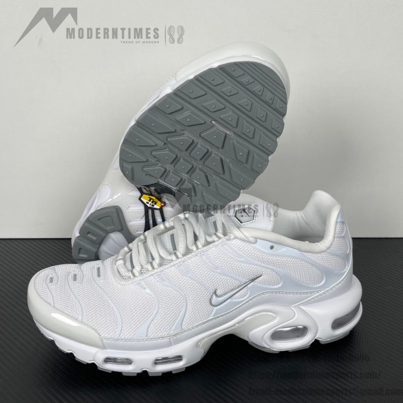 Nike Air Max Plus 604133-139 White Cool Grey TN sneakers with clean lifestyle design
