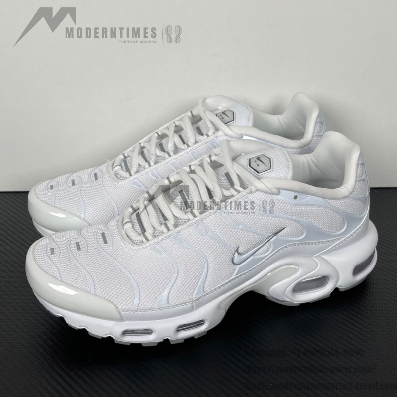 Nike Air Max Plus 604133-139 White Cool Grey TN sneakers with clean lifestyle design