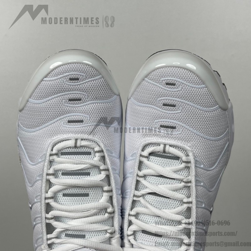 Nike Air Max Plus 604133-139 White Cool Grey TN sneakers with clean lifestyle design