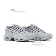 Nike Air Max Plus 852630-021 Metallic Silver Black TN Sneakers – Chrome Pulse Streetwear Shoes for Men