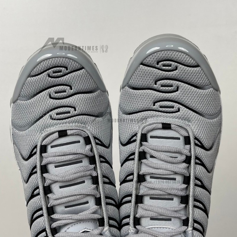 Nike Air Max Plus White Pure Platinum TN sneakers with monochrome streetwear design
