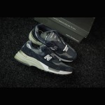 New Balance M992GG Navy Blue and Dark Grey Sneakers Front View