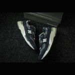 New Balance M992GG Navy Blue and Dark Grey Sneakers Front View